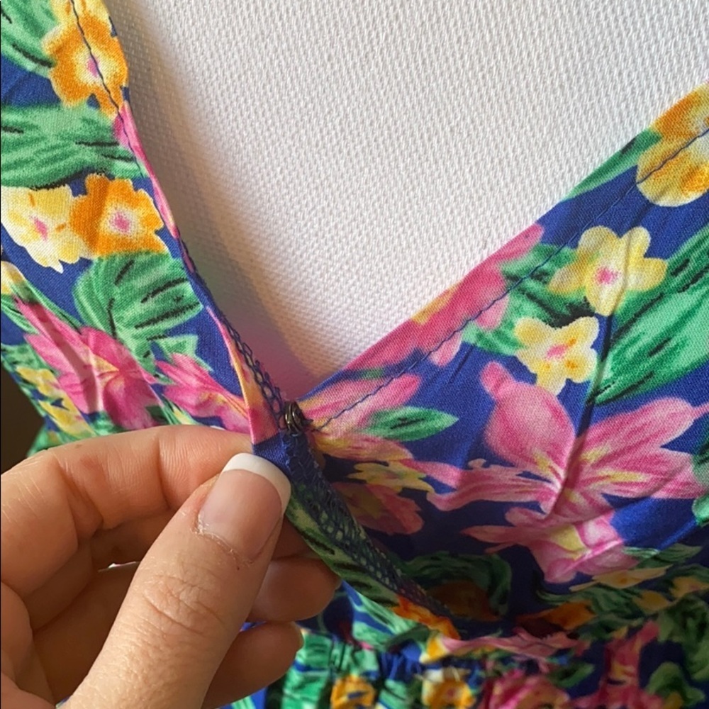 NWT GO COCO Small Hawaii Floral Vneck Jumpsuit - Picture 9 of 13